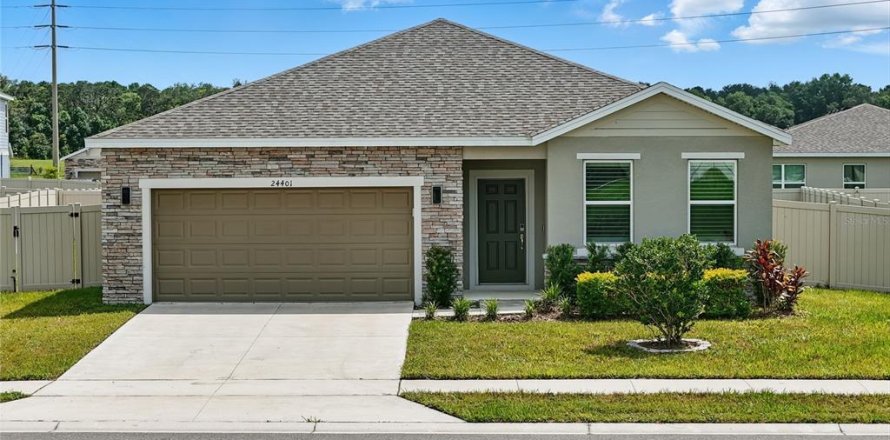 House in Sorrento, Florida 5 bedrooms, 207.17 sq.m. № 1793210