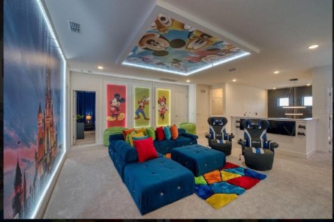 House in Orlando, Florida 11 bedrooms, 458.75 sq.m. № 1751419 - photo 29