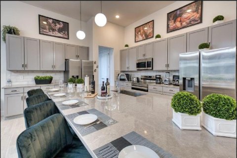 House in Orlando, Florida 11 bedrooms, 458.75 sq.m. № 1751419 - photo 16