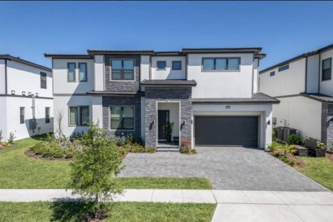 House in Orlando, Florida 11 bedrooms, 458.75 sq.m. № 1751419 - photo 1