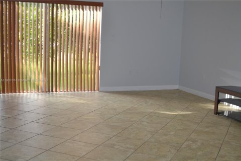 House in Cutler Bay, Florida 5 bedrooms, 266.54 sq.m. № 1969650 - photo 13