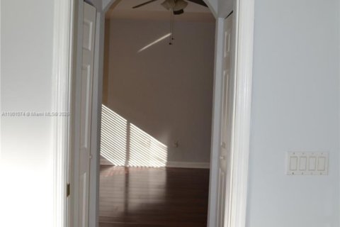 House in Cutler Bay, Florida 5 bedrooms, 266.54 sq.m. № 1969650 - photo 27