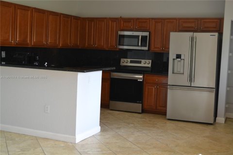 House in Cutler Bay, Florida 5 bedrooms, 266.54 sq.m. № 1969650 - photo 3