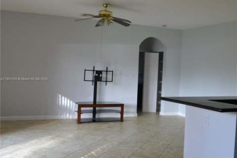 House in Cutler Bay, Florida 5 bedrooms, 266.54 sq.m. № 1969650 - photo 14
