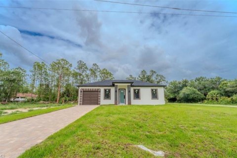 Villa ou maison à Lehigh Acres, Floride 3 chambres № 2040072