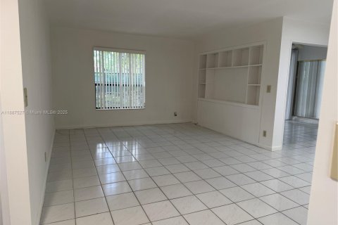 Снять в аренду кондоминиум в Коконат Крик, Флорида 2 спальни, 88.72м2, № 2018818 - фото 16