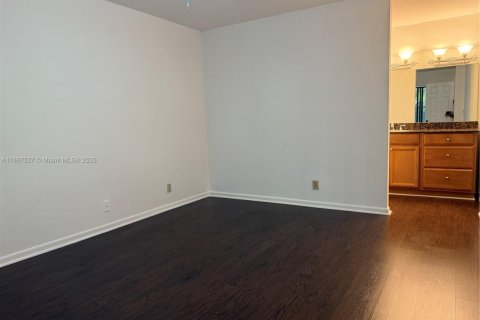 Снять в аренду кондоминиум в Коконат Крик, Флорида 2 спальни, 88.72м2, № 2018818 - фото 9