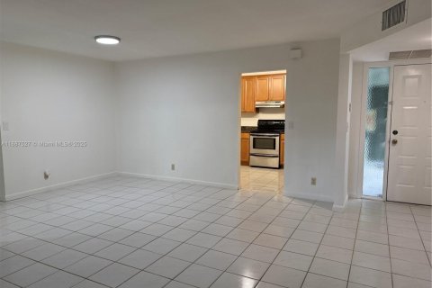 Снять в аренду кондоминиум в Коконат Крик, Флорида 2 спальни, 88.72м2, № 2018818 - фото 7