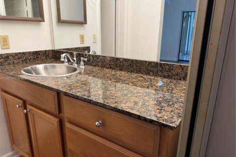 Снять в аренду кондоминиум в Коконат Крик, Флорида 2 спальни, 88.72м2, № 2018818 - фото 11