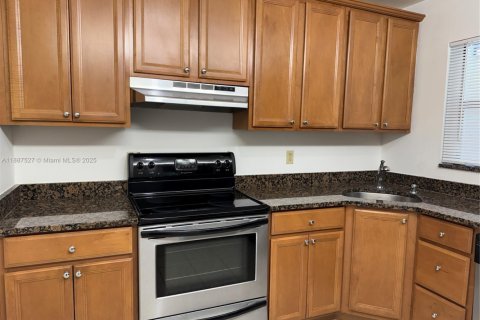 Снять в аренду кондоминиум в Коконат Крик, Флорида 2 спальни, 88.72м2, № 2018818 - фото 4