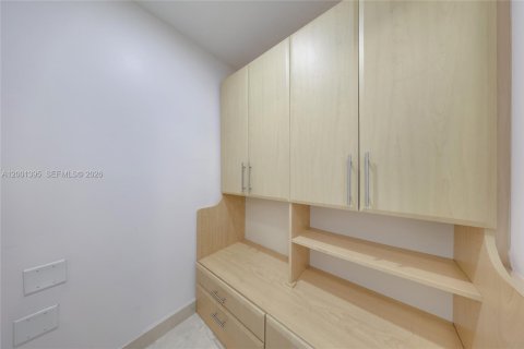 Condo in Aventura, Florida, 3 bedrooms  № 2171895 - photo 17