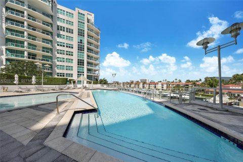 Condo in Aventura, Florida, 3 bedrooms  № 2171895 - photo 20