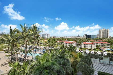 Condo in Aventura, Florida, 3 bedrooms  № 2171895 - photo 11