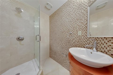 Condo in Aventura, Florida, 3 bedrooms  № 2171895 - photo 19
