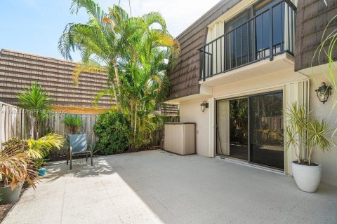 Купить таунхаус в Юпитер, Флорида 2 спальни, 110.37м2, № 1992541 - фото 7