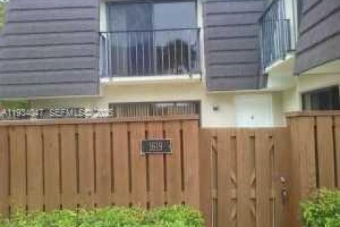 Купить таунхаус в Юпитер, Флорида 2 спальни, 110.37м2, № 1992541 - фото 1