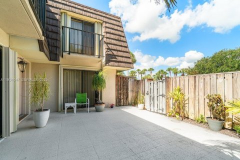 Купить таунхаус в Юпитер, Флорида 2 спальни, 110.37м2, № 1992541 - фото 10