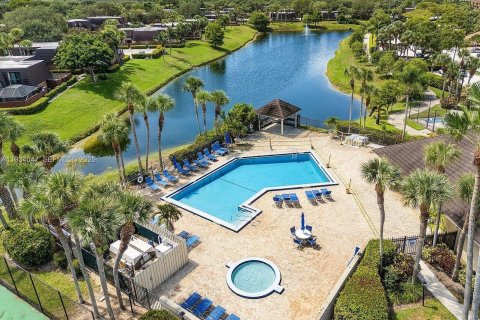 Купить таунхаус в Юпитер, Флорида 2 спальни, 110.37м2, № 1992541 - фото 30