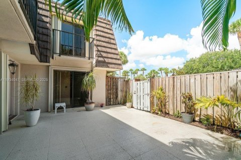 Купить таунхаус в Юпитер, Флорида 2 спальни, 110.37м2, № 1992541 - фото 8