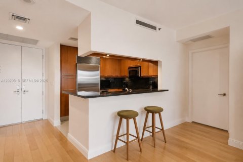 Снять в аренду кондоминиум в Майами, Флорида 2 спальни, 131.74м2, № 2077633 - фото 3