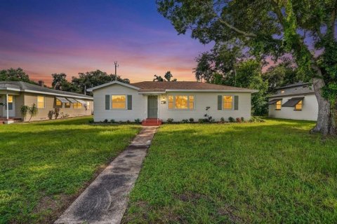 House in Saint Petersburg, Florida 2 bedrooms, 88.44 sq.m. № 2369377