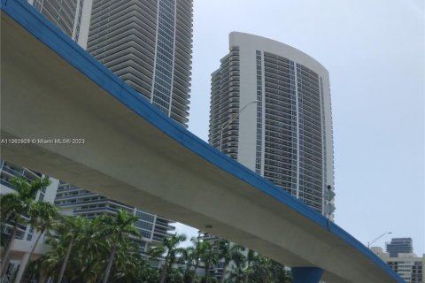 Купить коммерческую недвижимость в Халландейл-Бич, Флорида № 1958830 - фото 19