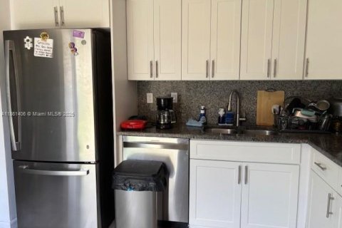 House in Miramar, Florida 4 bedrooms, 168.06 sq.m. № 1890458 - photo 12
