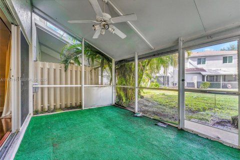 Townhouse in Deerfield Beach, Florida 3 bedrooms, 128.76 sq.m. № 1989556 - photo 26