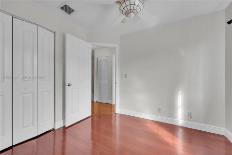 Townhouse in Deerfield Beach, Florida 3 bedrooms, 128.76 sq.m. № 1989556 - photo 17