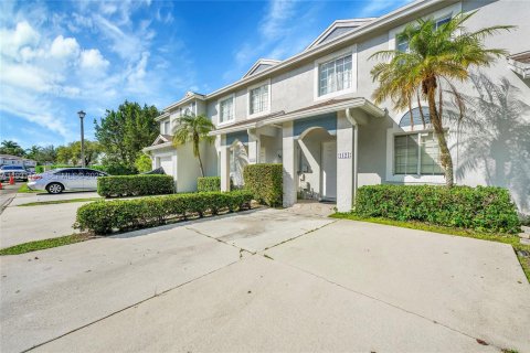 Townhouse in Deerfield Beach, Florida 3 bedrooms, 128.76 sq.m. № 1989556 - photo 2