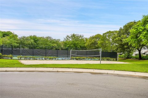 Townhouse in Deerfield Beach, Florida 3 bedrooms, 128.76 sq.m. № 1989556 - photo 30