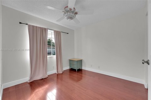 Townhouse in Deerfield Beach, Florida 3 bedrooms, 128.76 sq.m. № 1989556 - photo 16