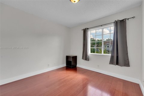 Townhouse in Deerfield Beach, Florida 3 bedrooms, 128.76 sq.m. № 1989556 - photo 18