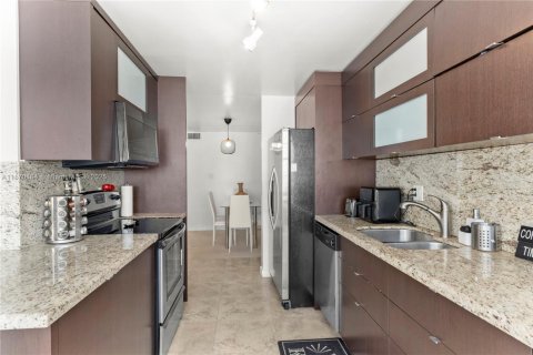 Condo in Aventura, Florida, 2 bedrooms  № 2038816 - photo 4