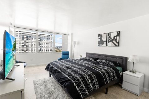 Condo in Aventura, Florida, 2 bedrooms  № 2038816 - photo 13