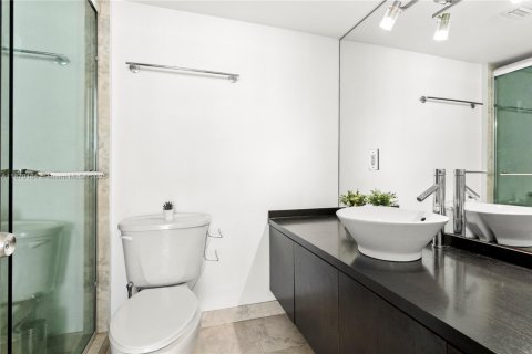 Condo in Aventura, Florida, 2 bedrooms  № 2038816 - photo 15