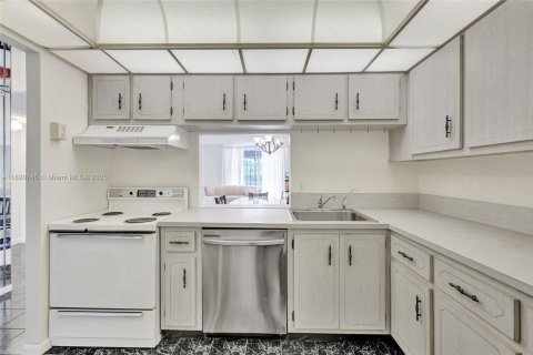 Copropriété à vendre à Dania Beach, Floride: 2 chambres, 99.41 m2 № 1944324 - photo 4