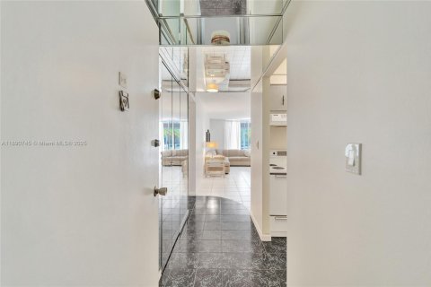 Copropriété à vendre à Dania Beach, Floride: 2 chambres, 99.41 m2 № 1944324 - photo 3