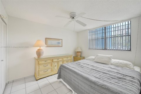 Copropriété à vendre à Dania Beach, Floride: 2 chambres, 99.41 m2 № 1944324 - photo 12