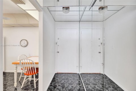 Copropriété à vendre à Dania Beach, Floride: 2 chambres, 99.41 m2 № 1944324 - photo 20