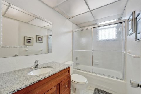 Copropriété à vendre à Dania Beach, Floride: 2 chambres, 99.41 m2 № 1944324 - photo 14