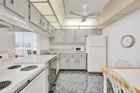 Copropriété à vendre à Dania Beach, Floride: 2 chambres, 99.41 m2 № 1944324 - photo 5
