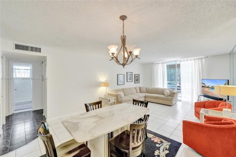Copropriété à vendre à Dania Beach, Floride: 2 chambres, 99.41 m2 № 1944324 - photo 9