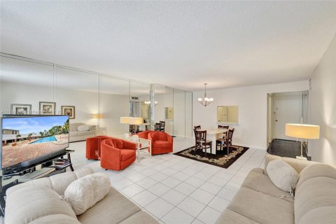 Copropriété à vendre à Dania Beach, Floride: 2 chambres, 99.41 m2 № 1944324 - photo 6