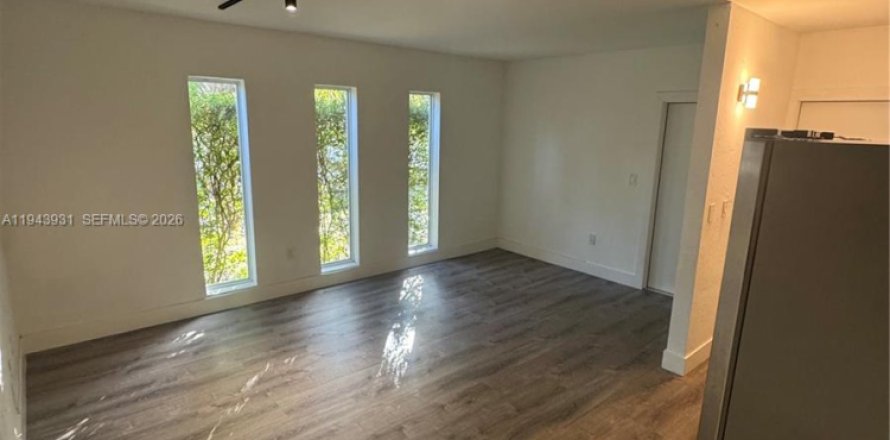 Condo in South Miami, Florida, 1 bedroom  № 2000831