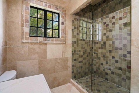 House in Miami, Florida 6 bedrooms, 710.61 sq.m. № 1689358 - photo 14