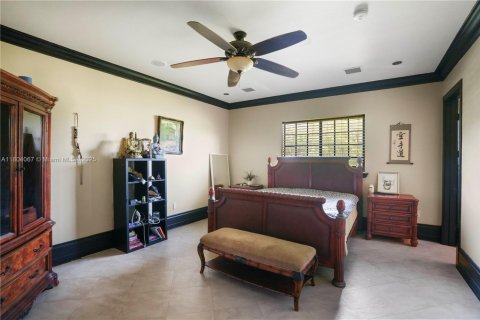 House in Miami, Florida 6 bedrooms, 710.61 sq.m. № 1689358 - photo 25