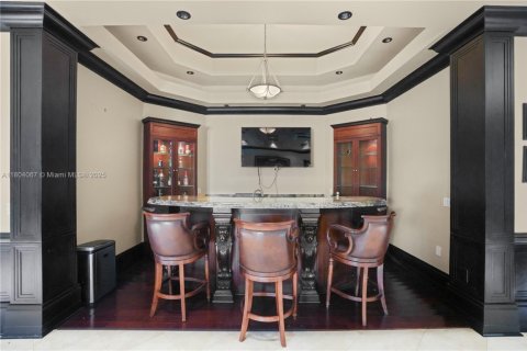 House in Miami, Florida 6 bedrooms, 710.61 sq.m. № 1689358 - photo 6