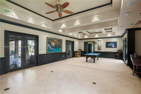House in Miami, Florida 6 bedrooms, 710.61 sq.m. № 1689358 - photo 5