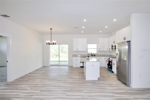 House in Sebring, Florida 3 bedrooms, 144 sq.m. № 1757943 - photo 6